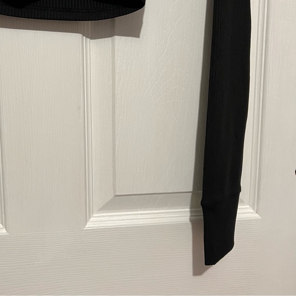 💗 *NEW* Forever 21‎ - Womans Ribbed Active Long Sleeve w/ Hood - Picture 4 of 10